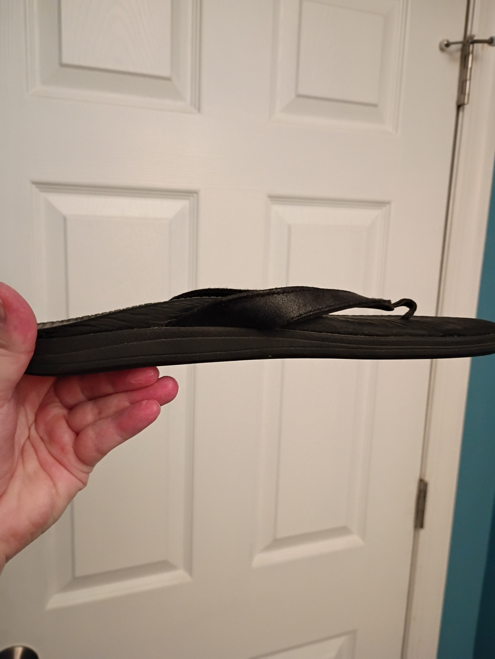 Body Glove Women's Black Flip Flop Sandals - Picture 2 of 3